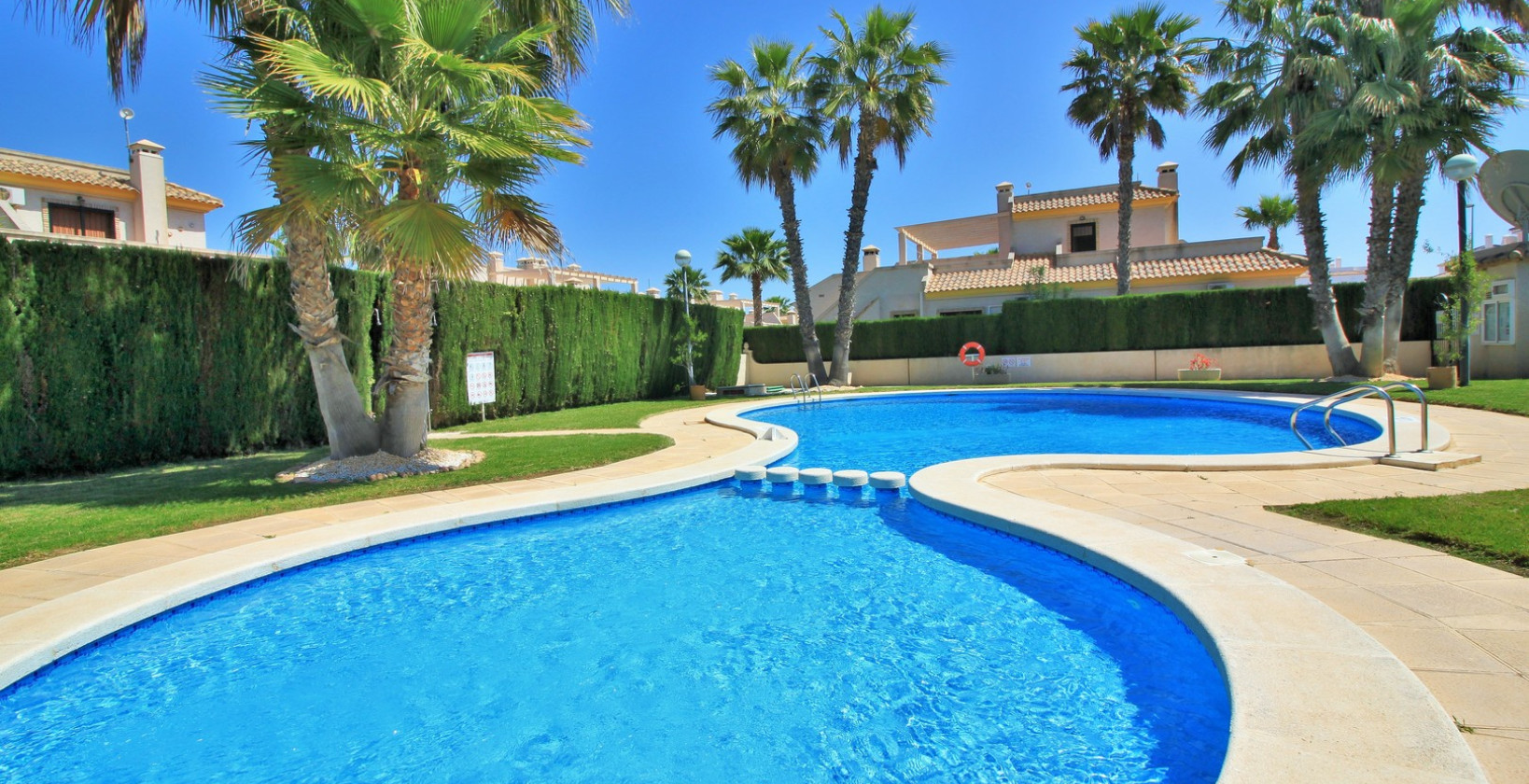 Resale - Townhouse - Villamartín - PAU 8