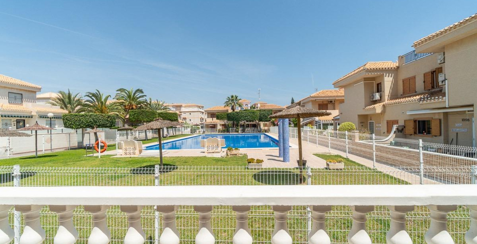 Resale - Villa - Orihuela Costa - Playa Flamenca