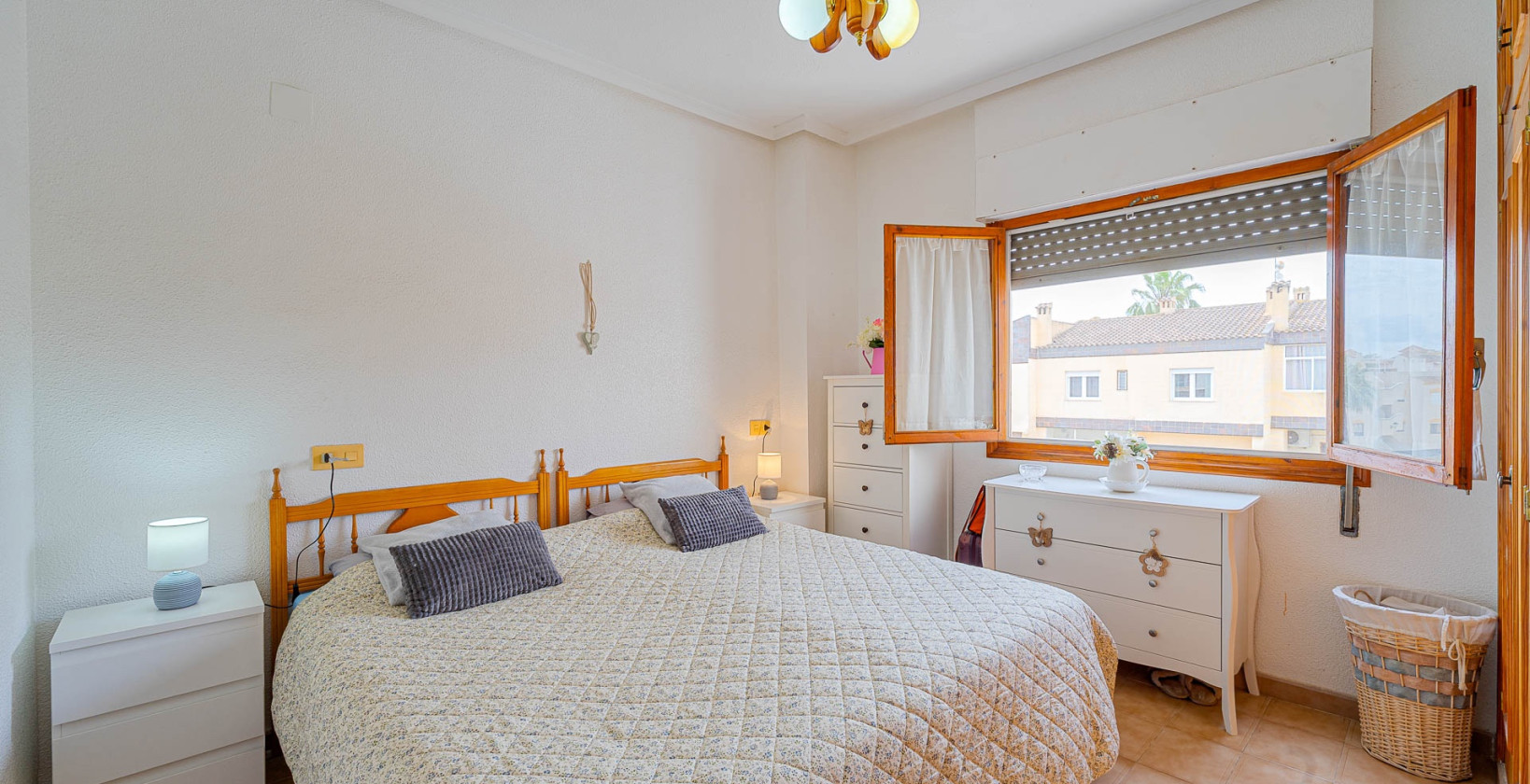 Resale - Apartamento - Torrevieja - Punta Prima