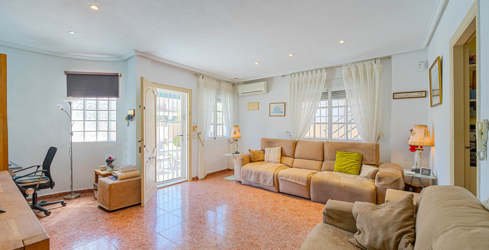 Resale - Villa - Torrevieja - Punta Prima