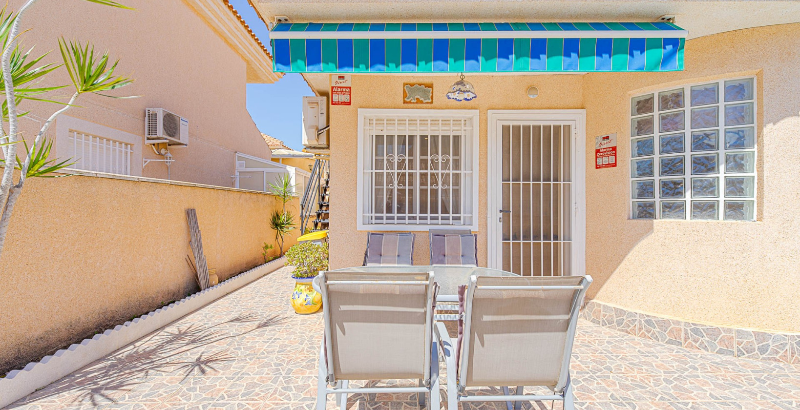 Resale - Villa - Torrevieja - Punta Prima