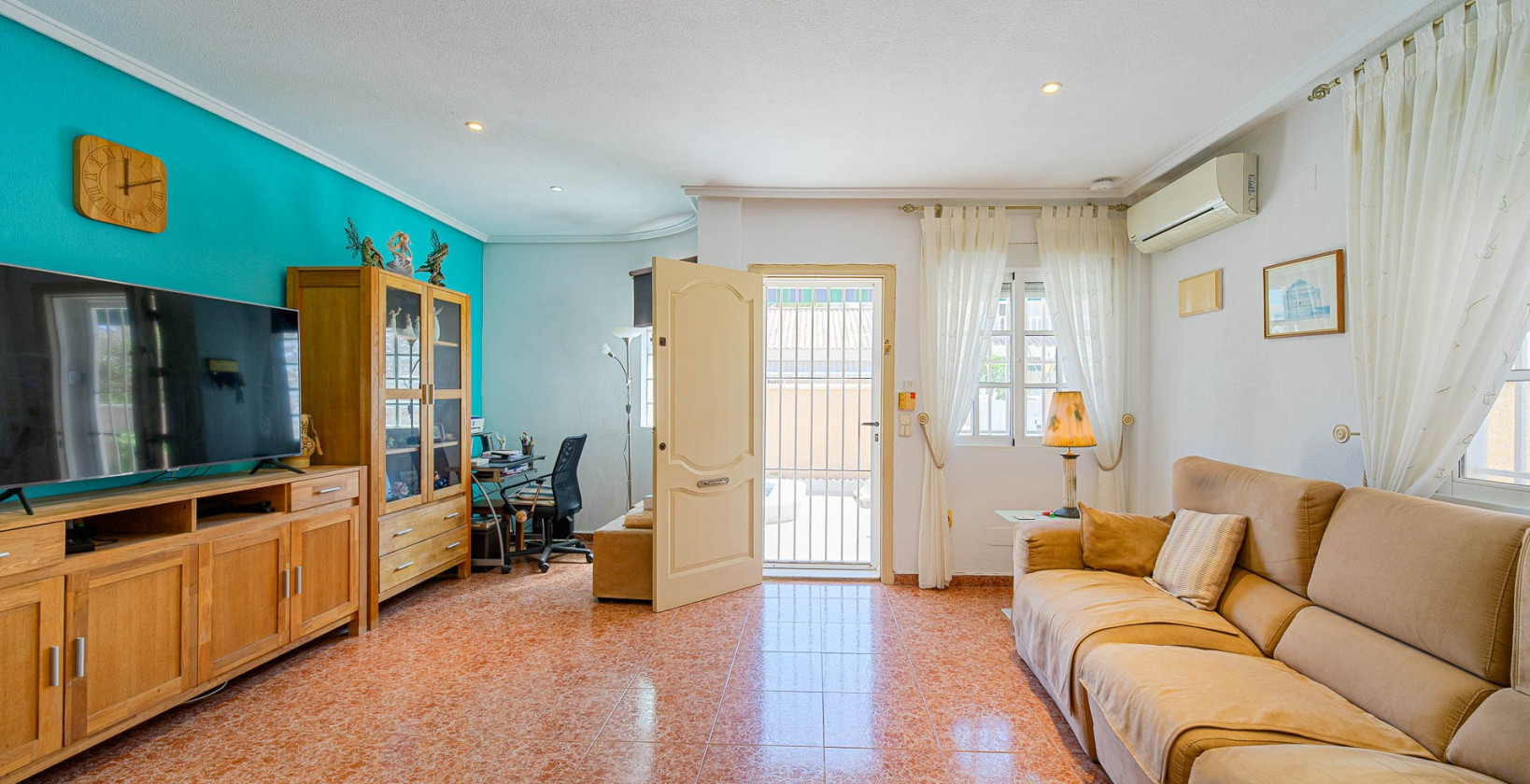 Resale - Villa - Torrevieja - Punta Prima