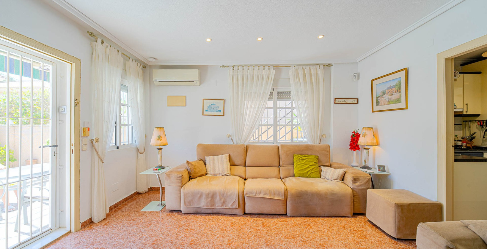 Resale - Villa - Torrevieja - Punta Prima