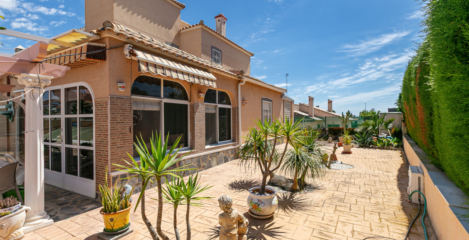 Resale - Villa - La Zenia