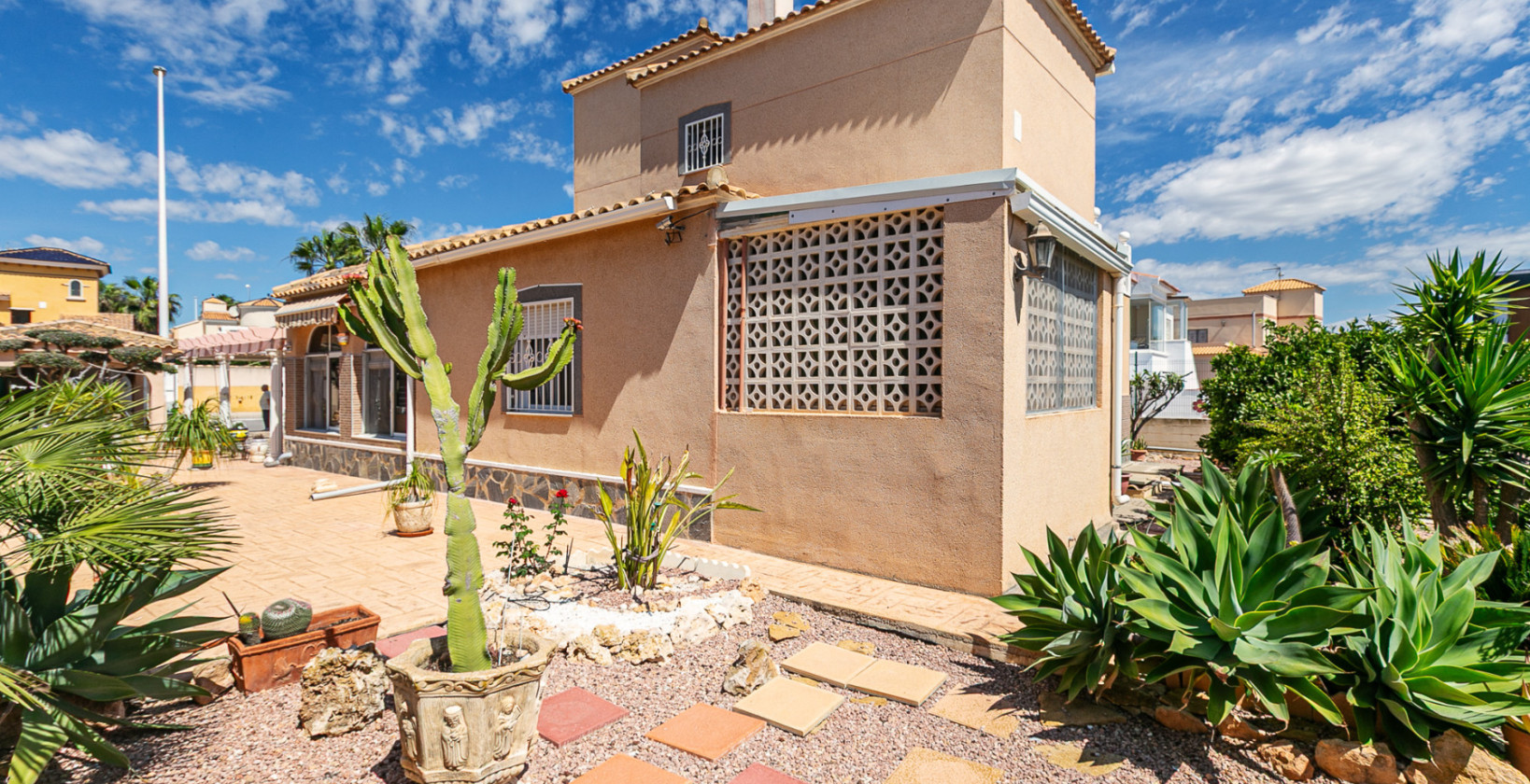 Resale - Villa - La Zenia