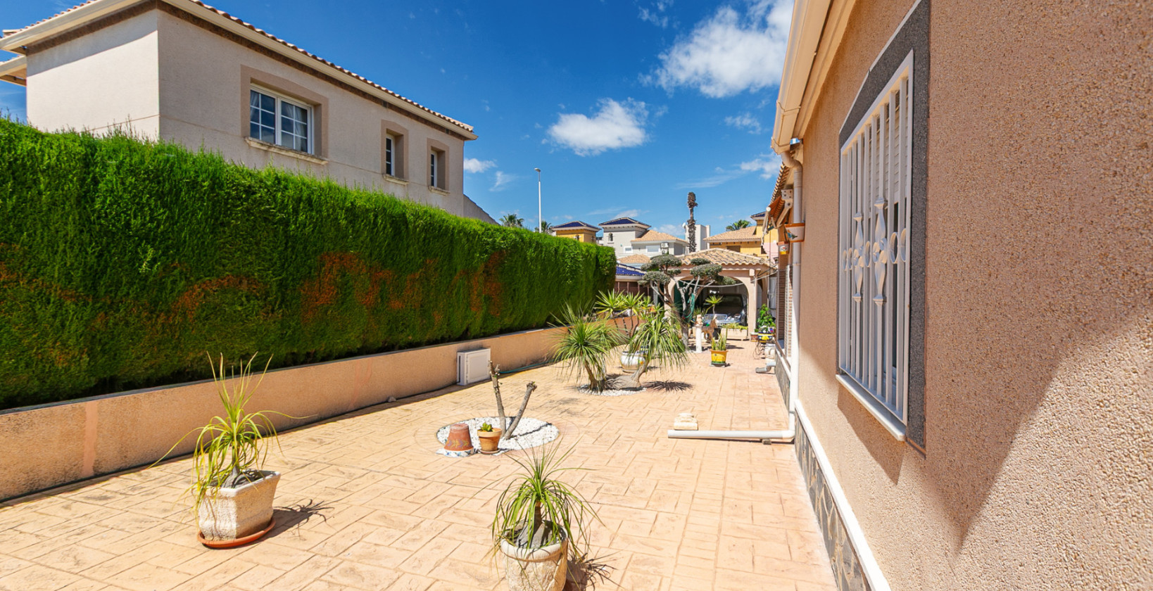 Resale - Villa - La Zenia