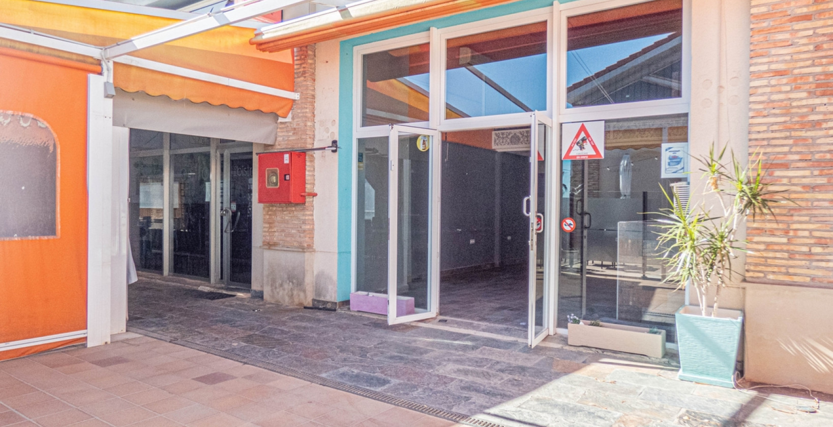Resale - Commercial - La Finca Golf - Algorfa