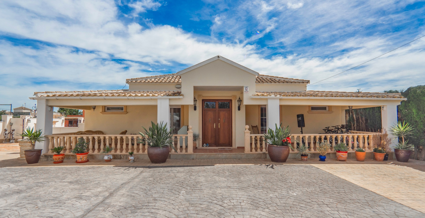 Resale - Villa - Las Heredades - Heredades