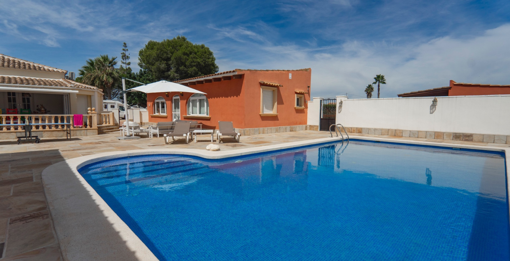Resale - Villa - Las Heredades - Heredades