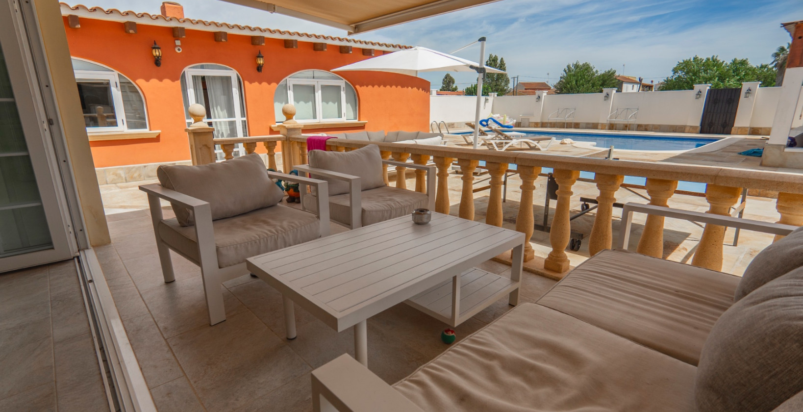 Resale - Villa - Las Heredades - Heredades