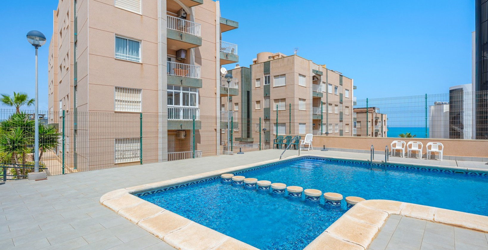 Resale - Apartment / flat - Torrevieja - La Mata
