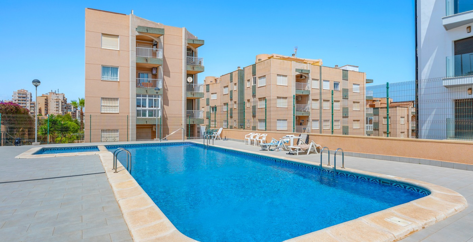 Resale - Apartment / flat - Torrevieja - La Mata
