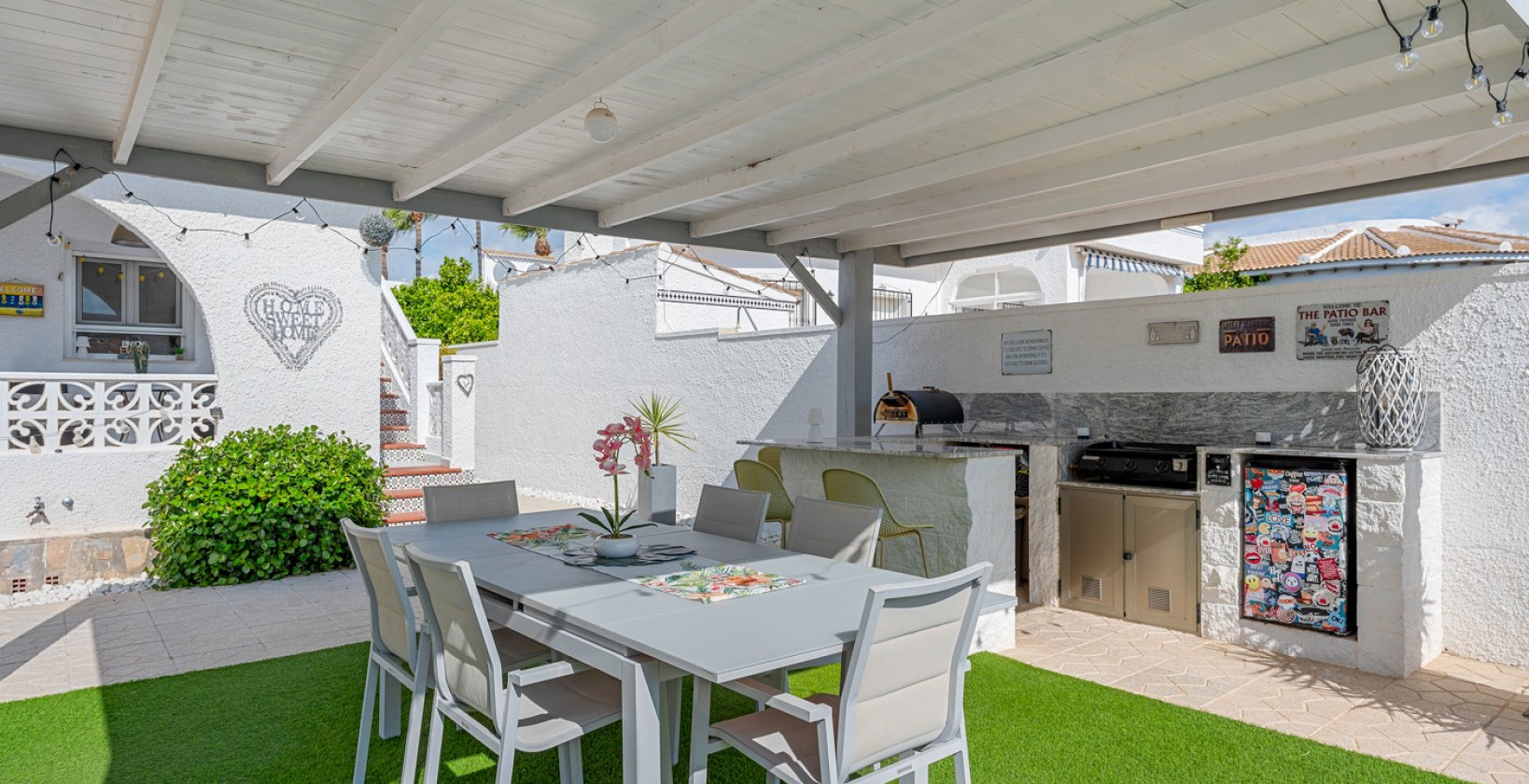 Resale - Villa - Ciudad Quesada - Pueblo Bravo
