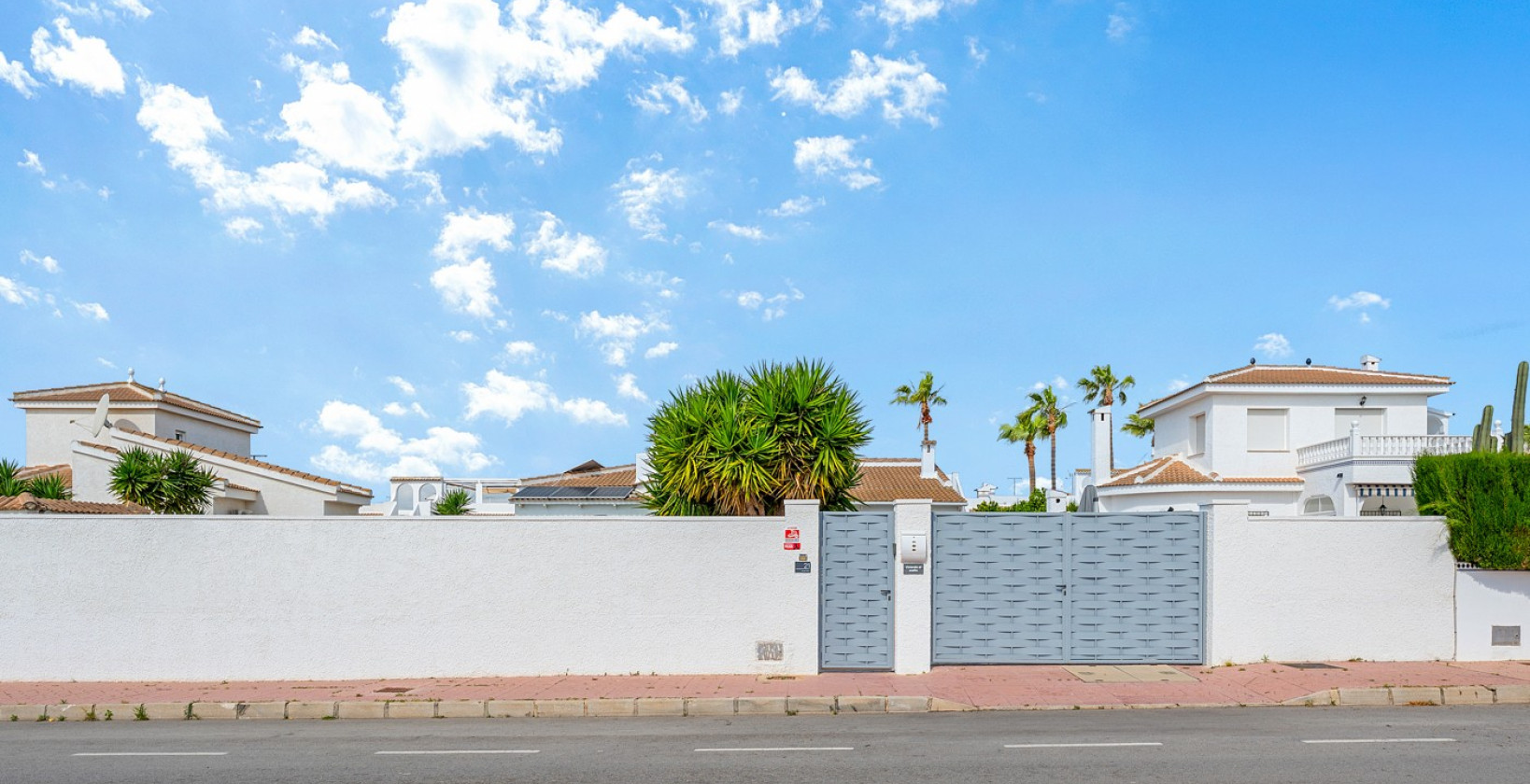 Resale - Villa - Ciudad Quesada - Pueblo Bravo
