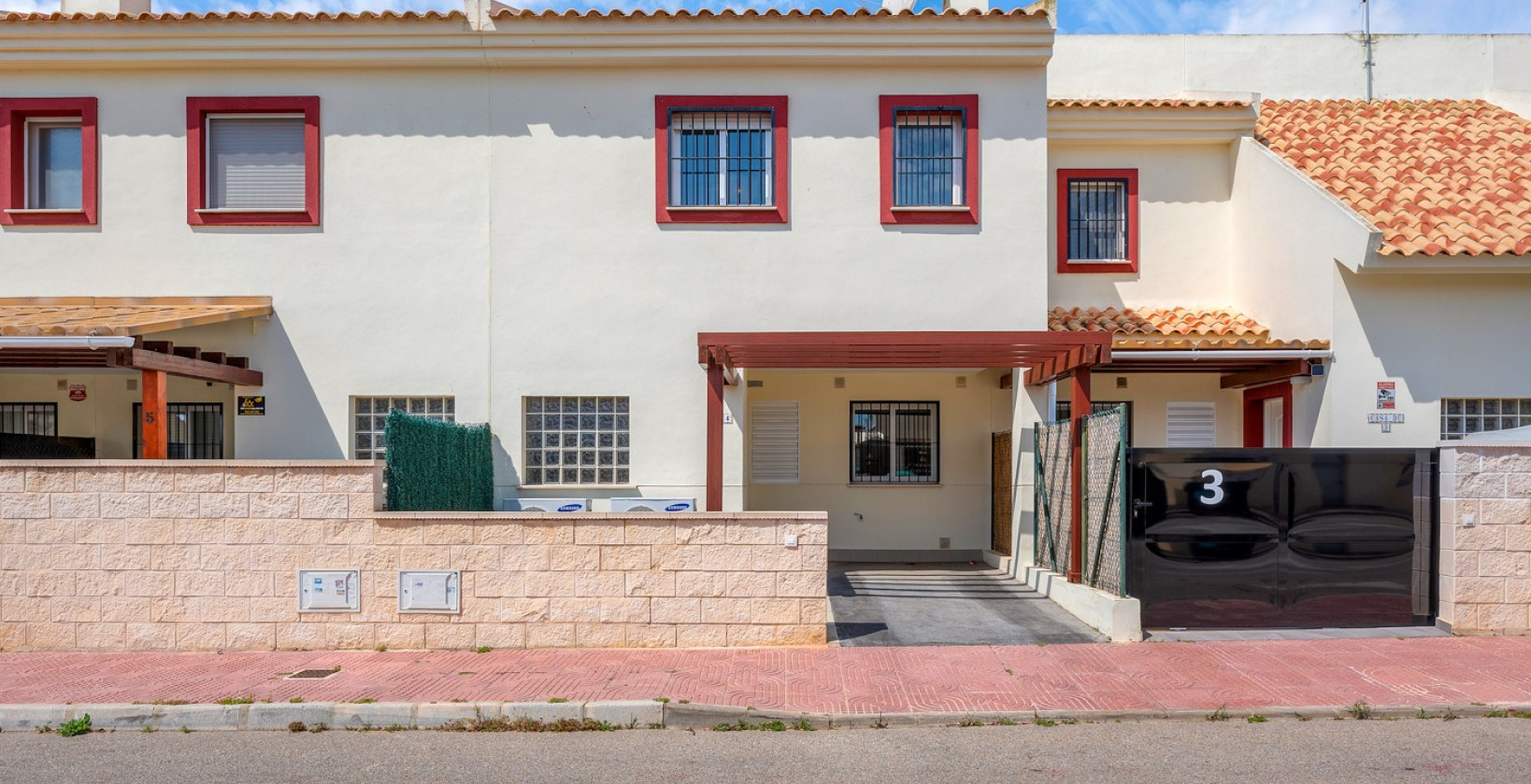 Resale - Townhouse - Ciudad Quesada