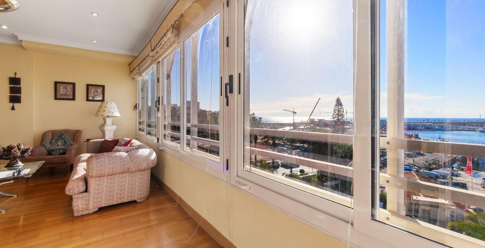 Resale - Apartment / flat - Torrevieja - Centro - Muelle Pesquero