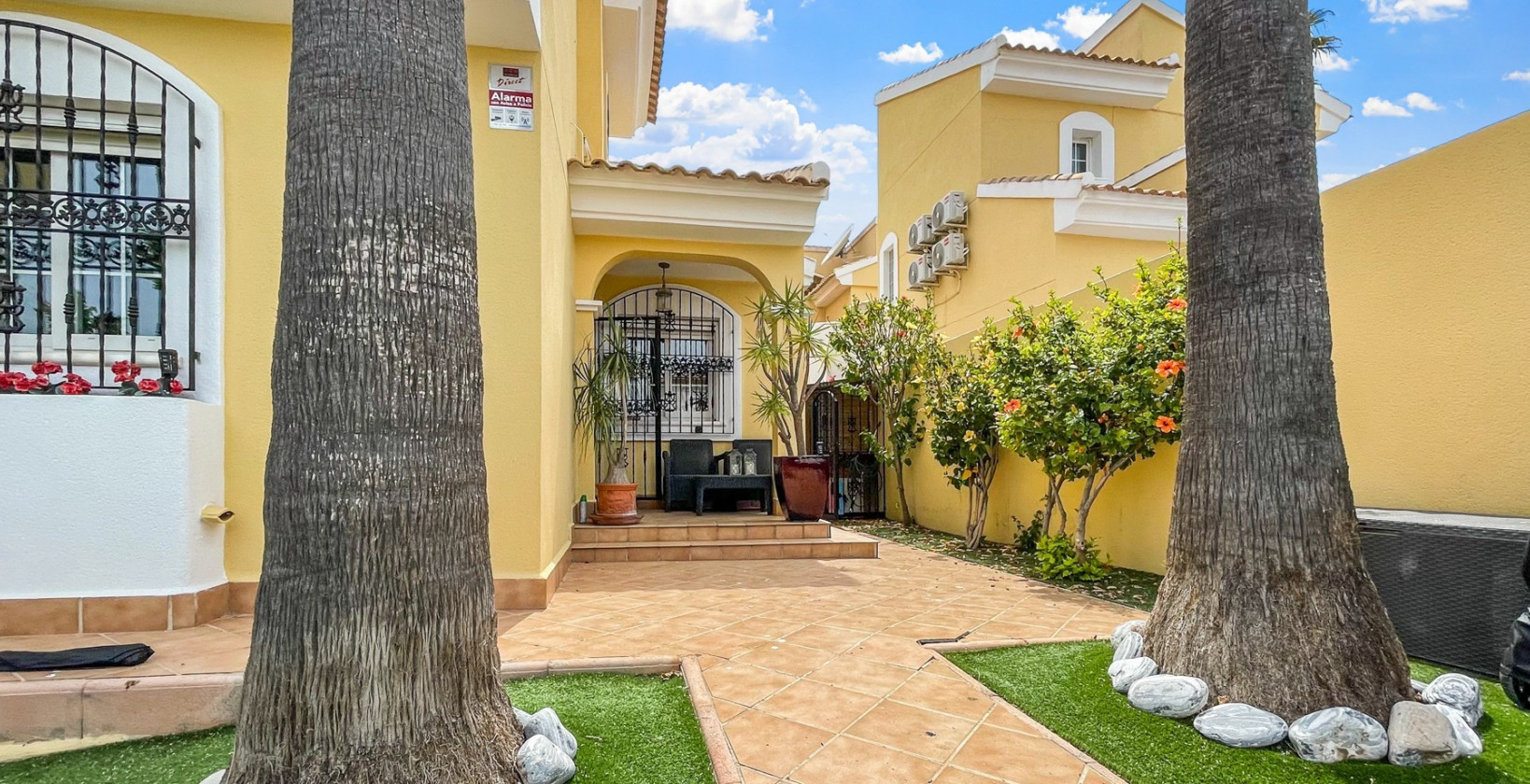 Resale - Villa - Orihuela Costa - Los Dolses