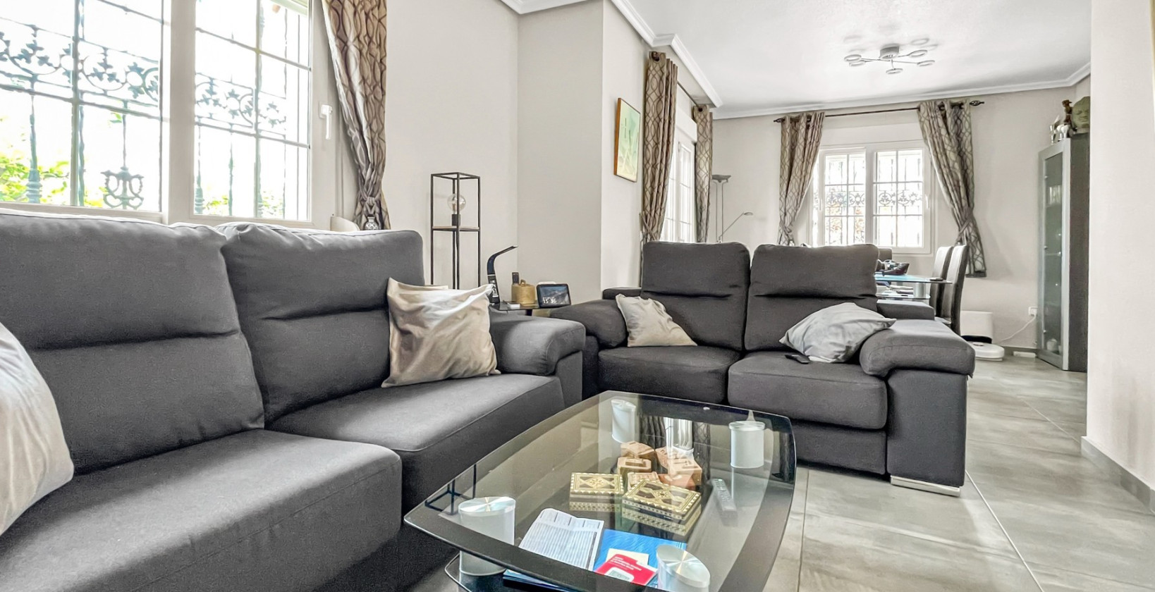 Resale - Villa - Orihuela Costa - Los Dolses