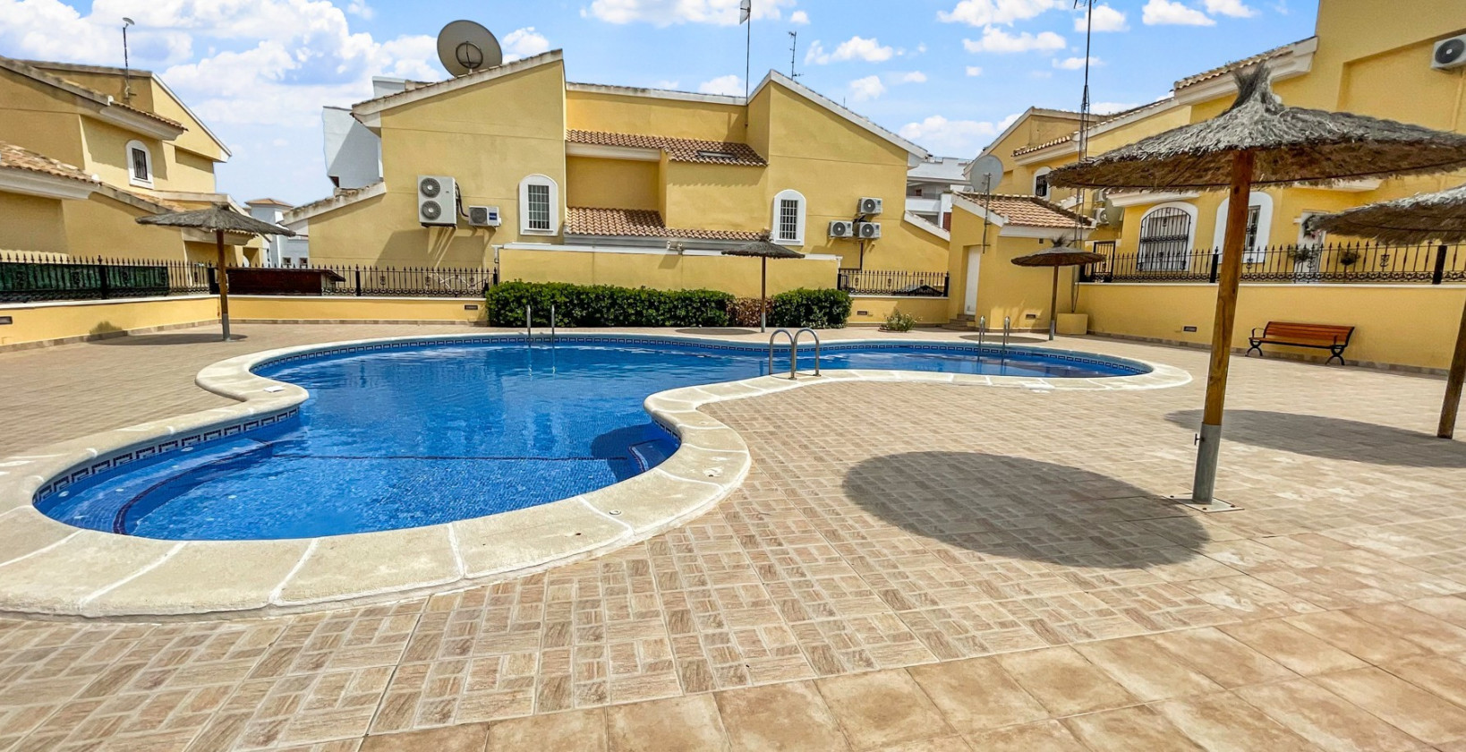 Resale - Villa - Orihuela Costa - Los Dolses