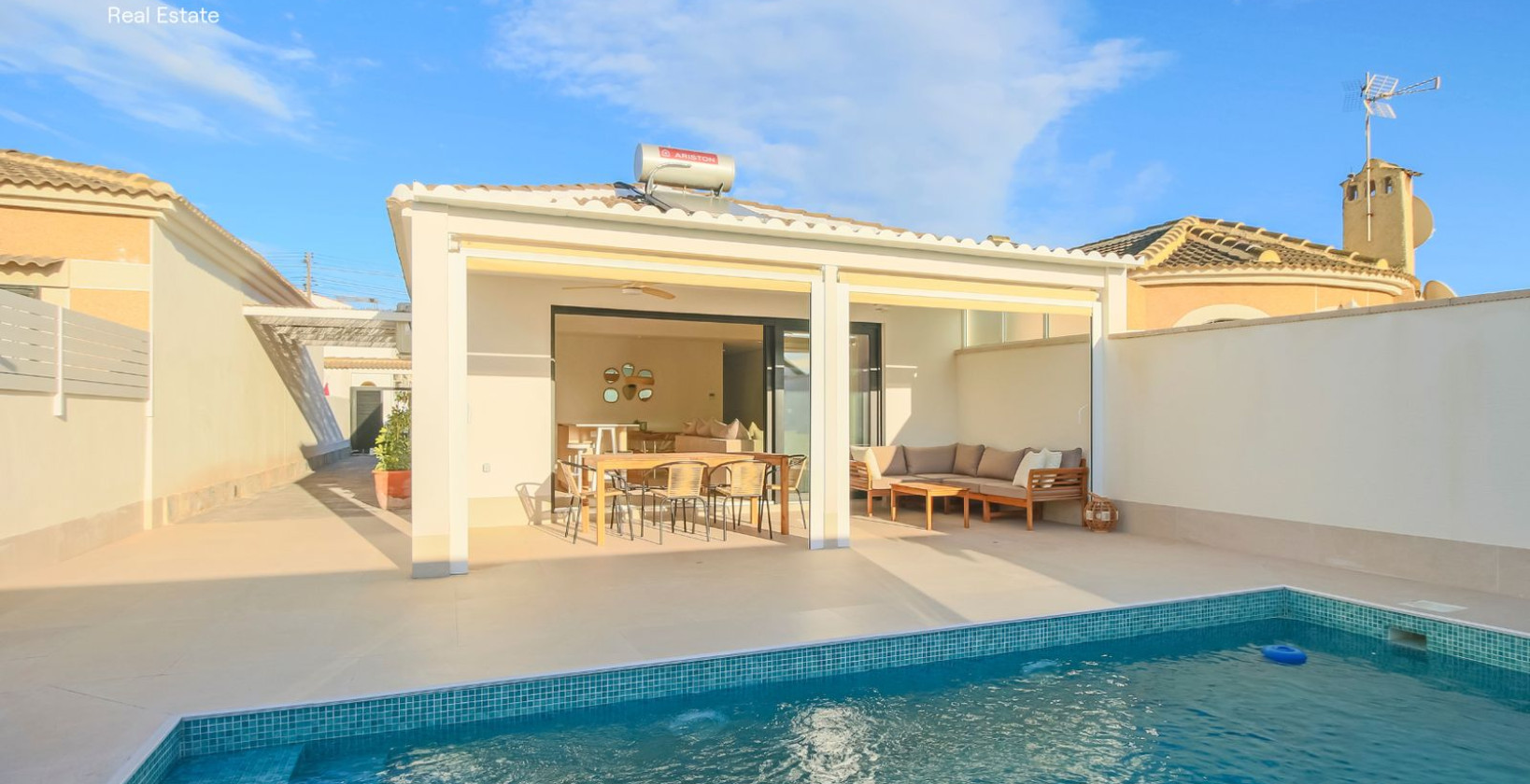Resale - Villa - Torrevieja