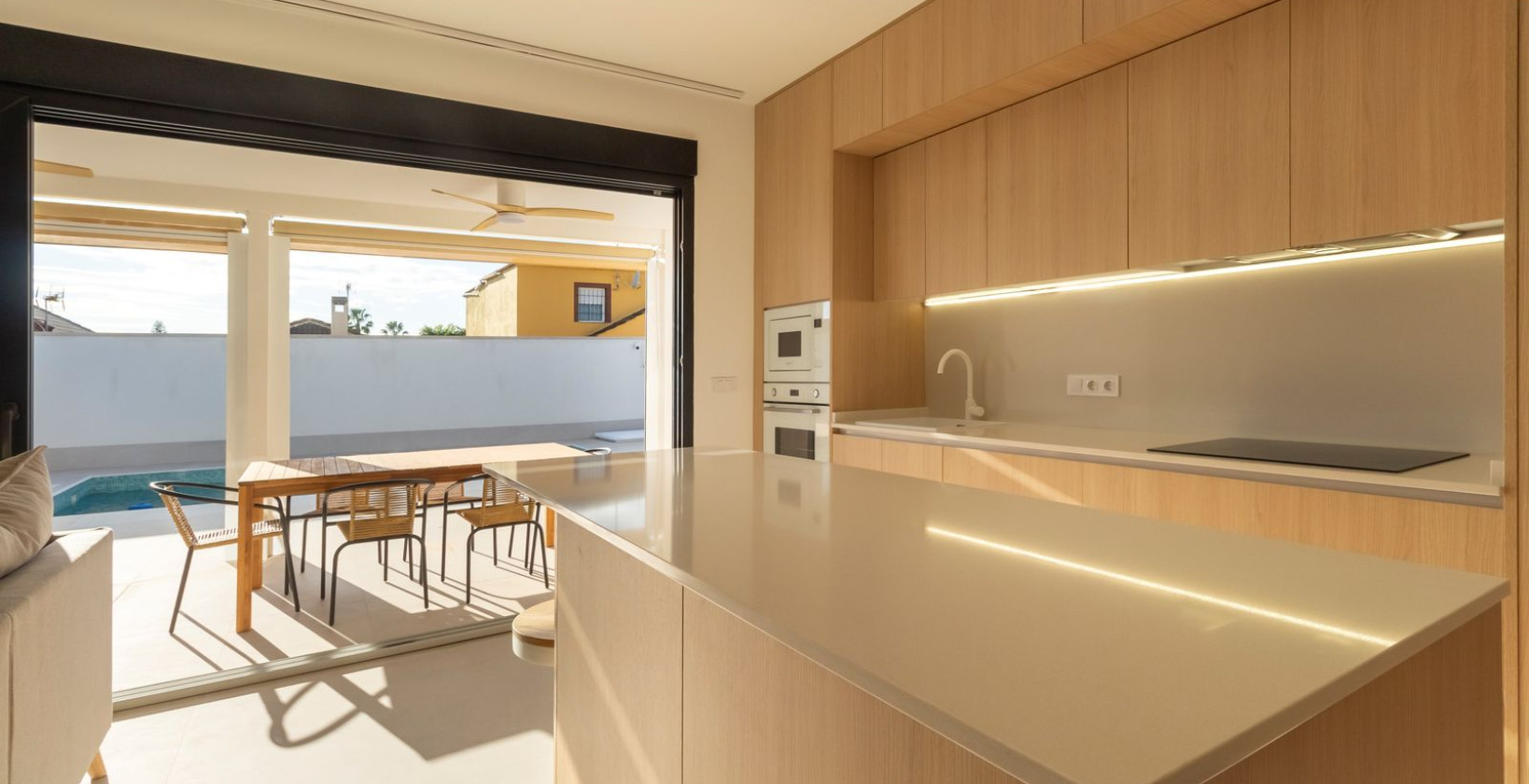 Resale - Villa - Torrevieja