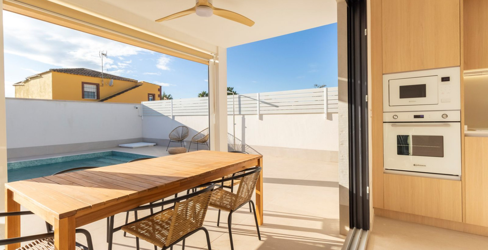 Resale - Villa - Torrevieja