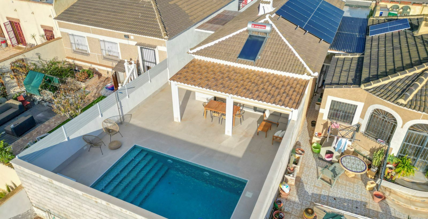 Resale - Villa - Torrevieja