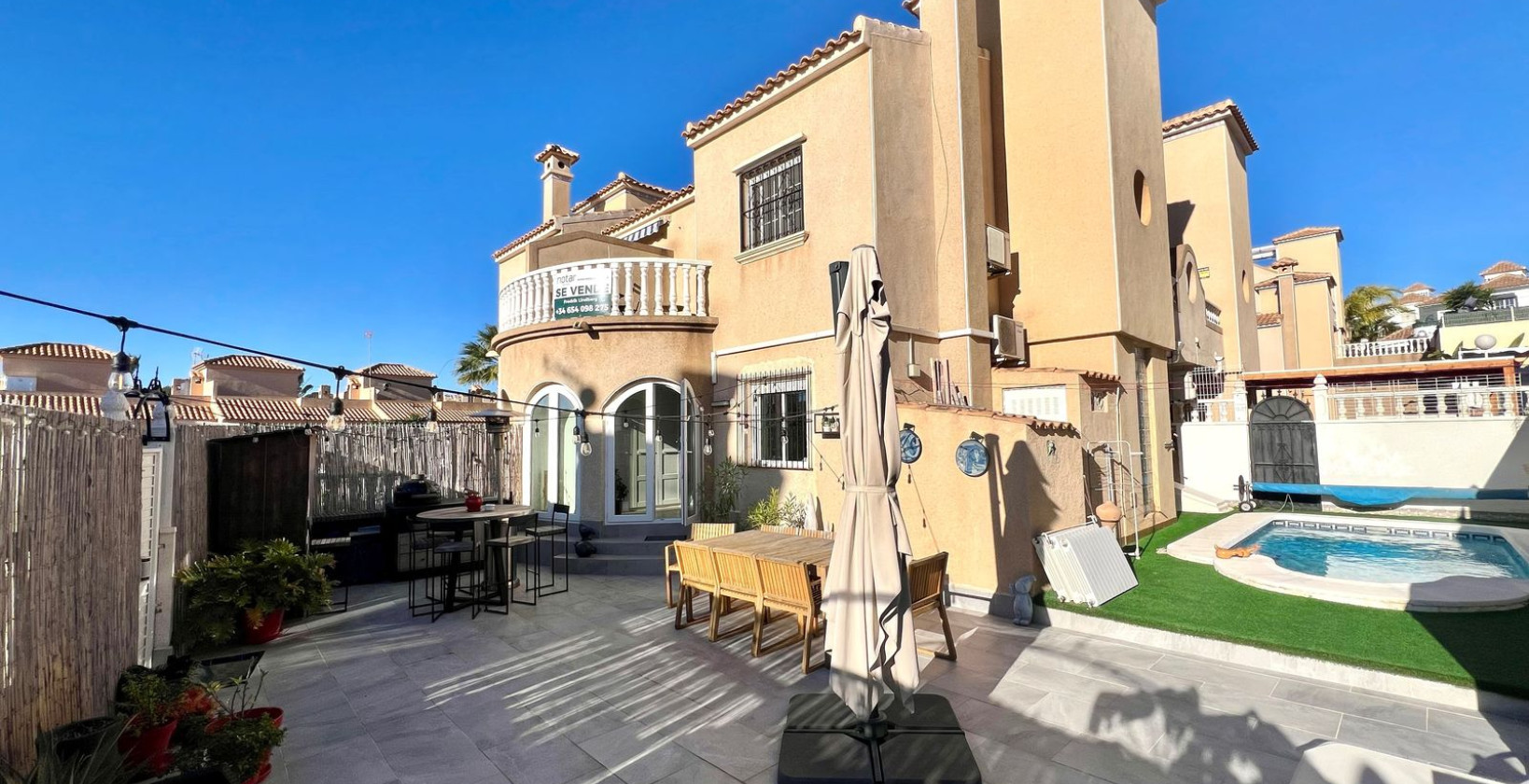 Resale - Townhouse - Villamartín