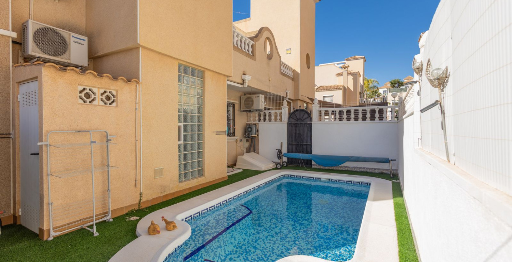 Resale - Townhouse - Villamartín