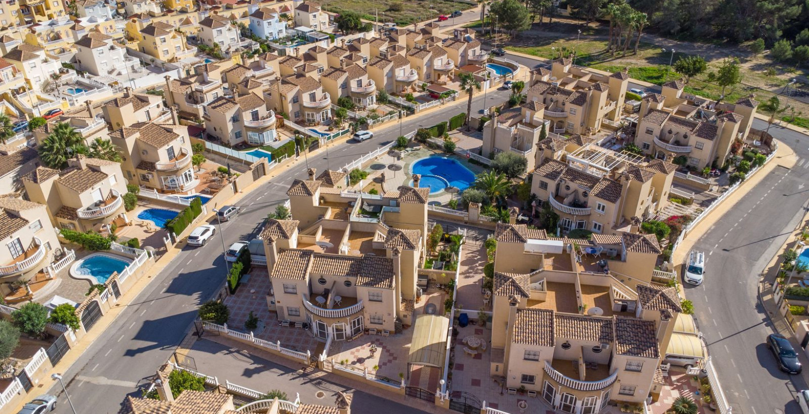 Resale - Townhouse - Villamartín