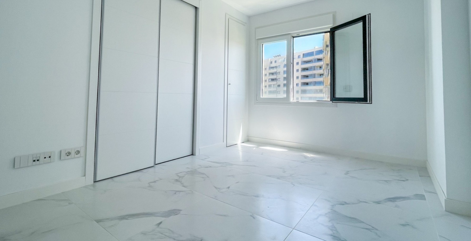 Resale - Apartment / flat - Orihuela Costa - Punta Prima