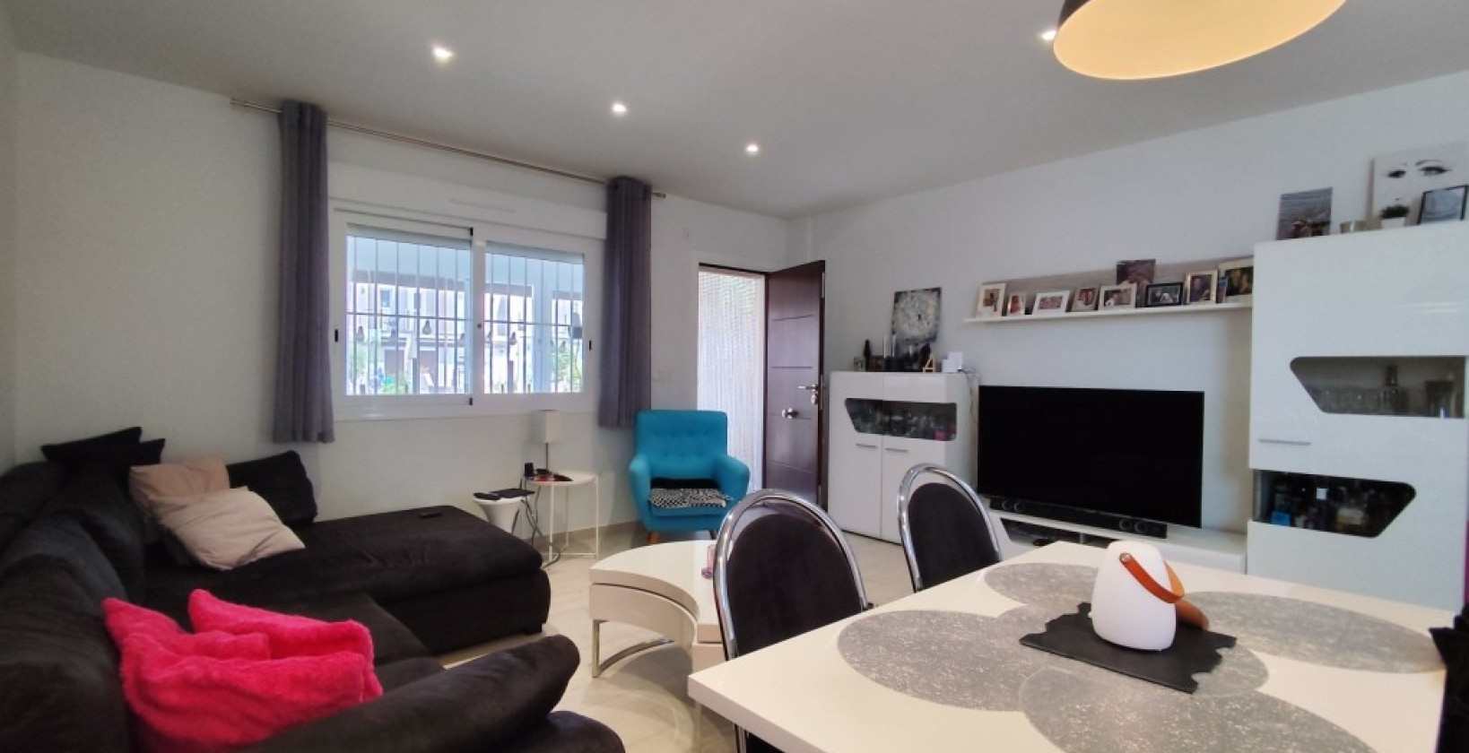 Resale - Corner townhouse - Torrevieja