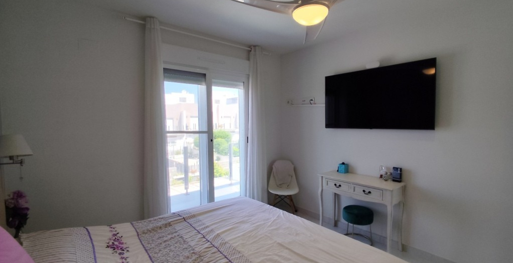 Resale - Corner townhouse - Torrevieja
