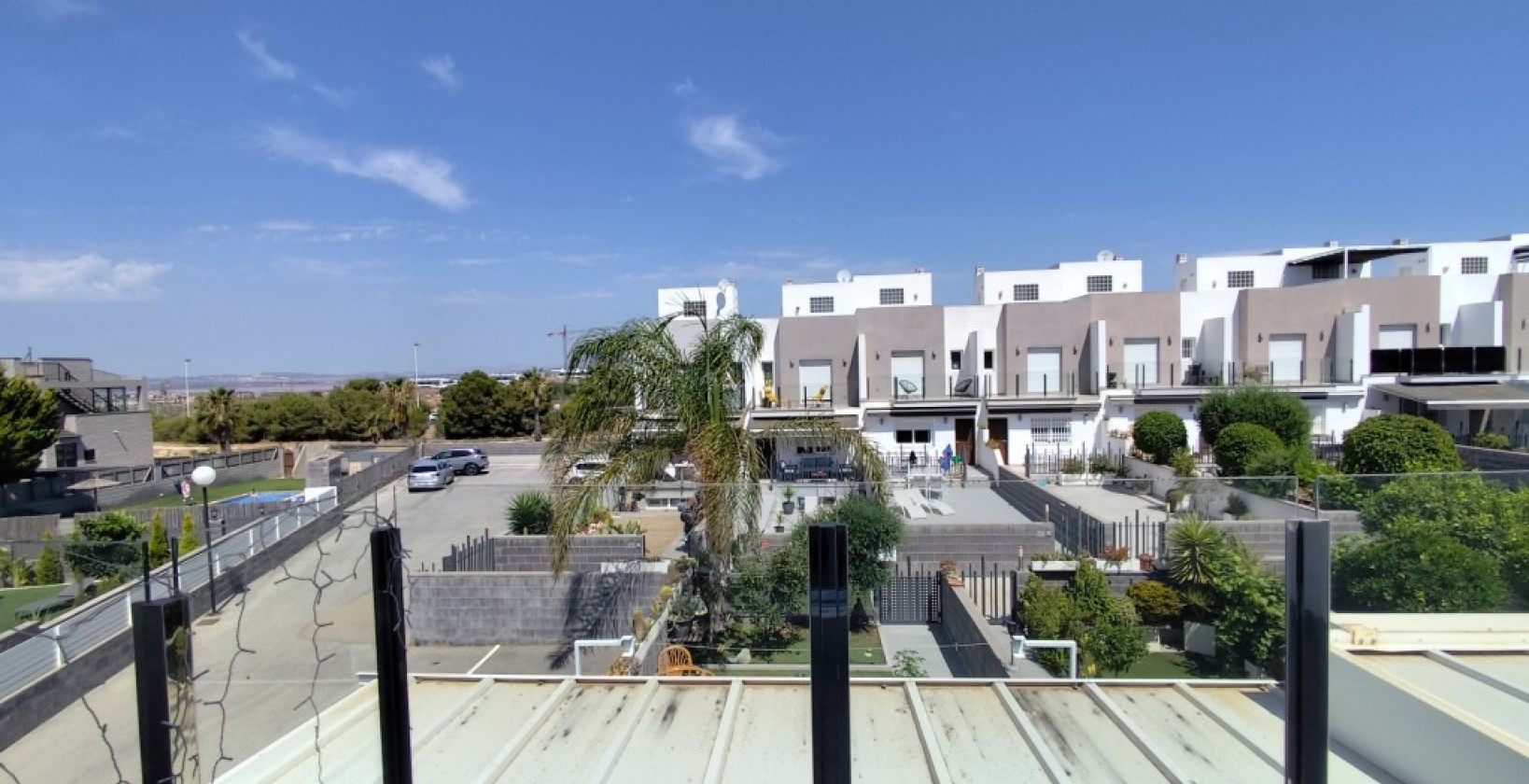 Resale - Corner townhouse - Torrevieja