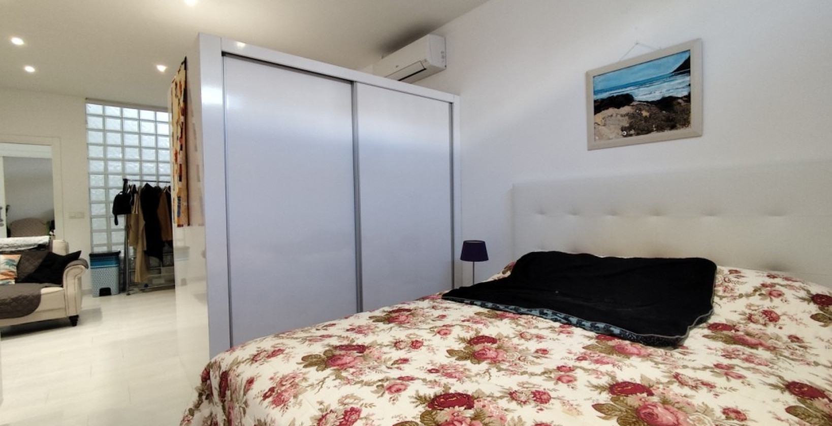 Resale - Corner townhouse - Torrevieja