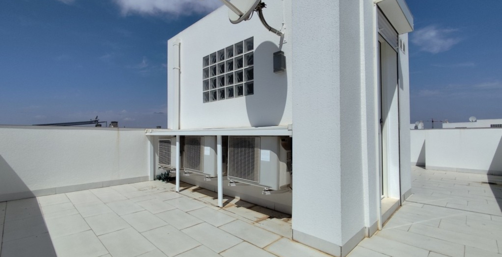 Resale - Corner townhouse - Torrevieja