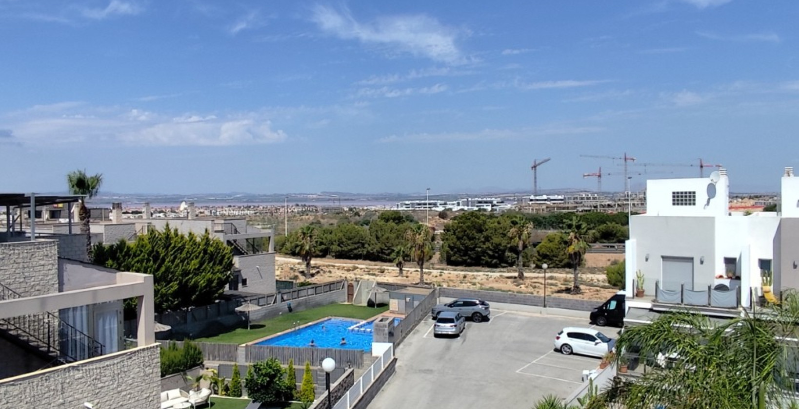 Resale - Corner townhouse - Torrevieja
