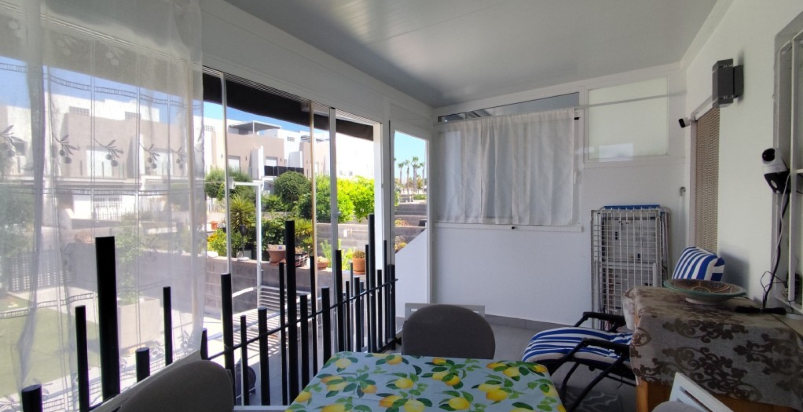 Resale - Corner townhouse - Torrevieja
