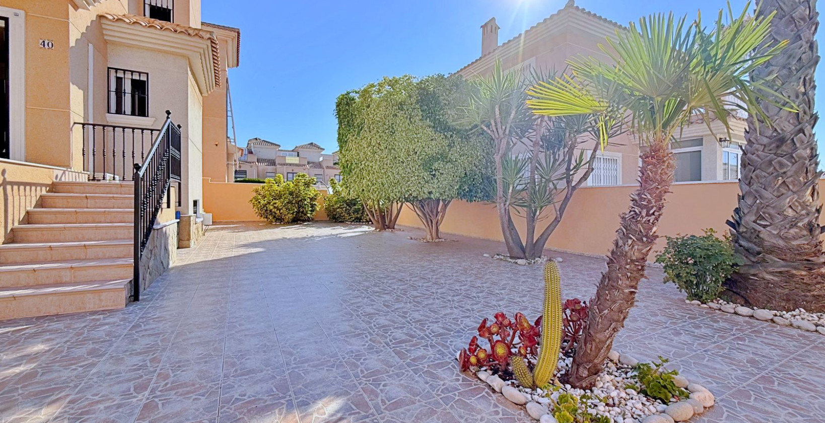 Resale - Villa - Orihuela Costa