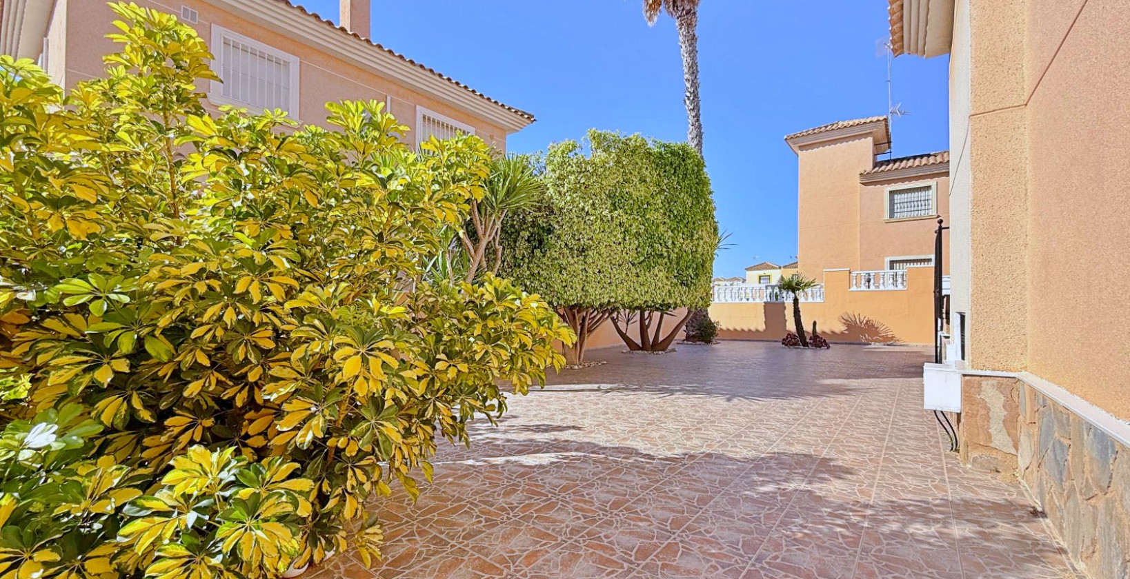 Resale - Villa - Orihuela Costa