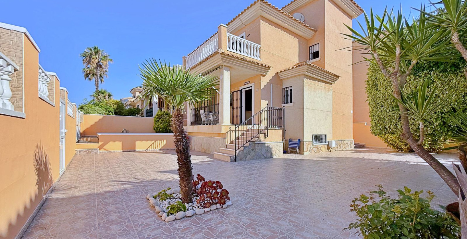 Resale - Villa - Orihuela Costa