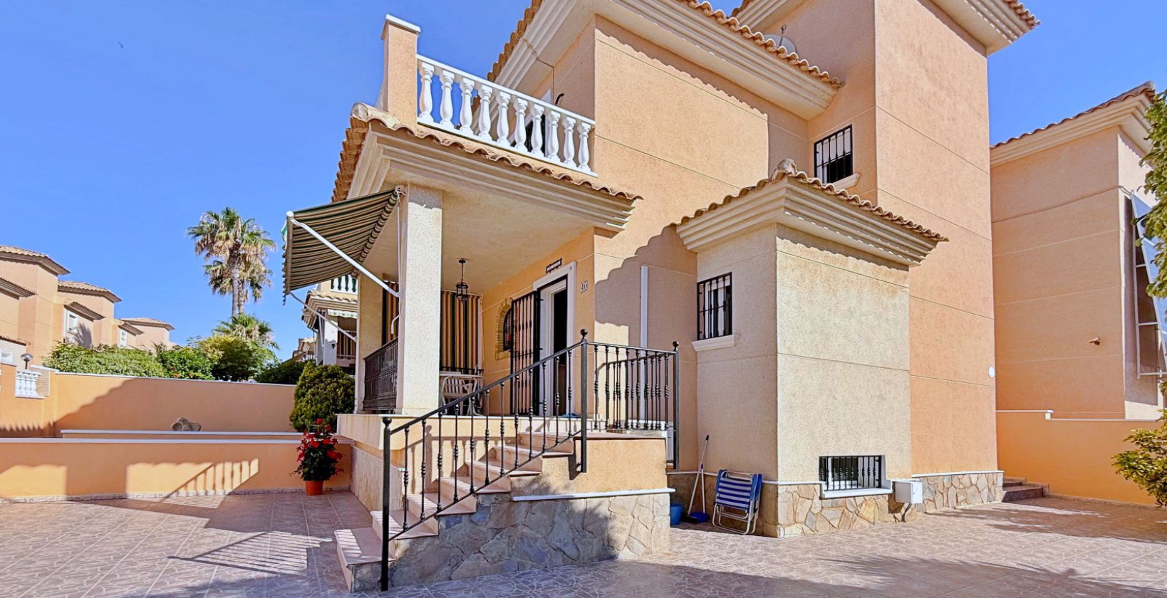Resale - Villa - Orihuela Costa