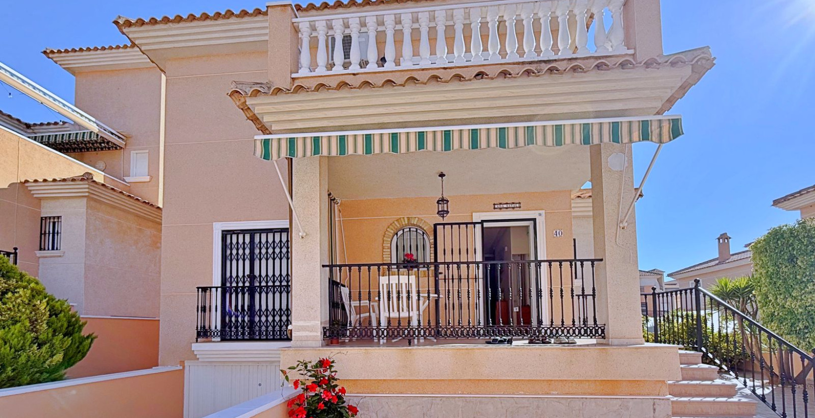 Resale - Villa - Orihuela Costa