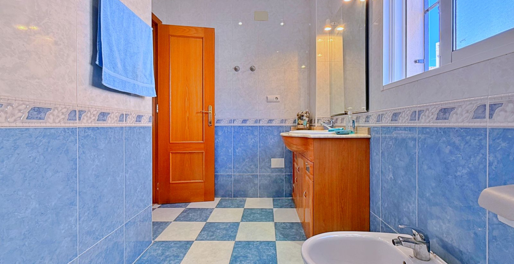 Resale - Villa - Orihuela Costa