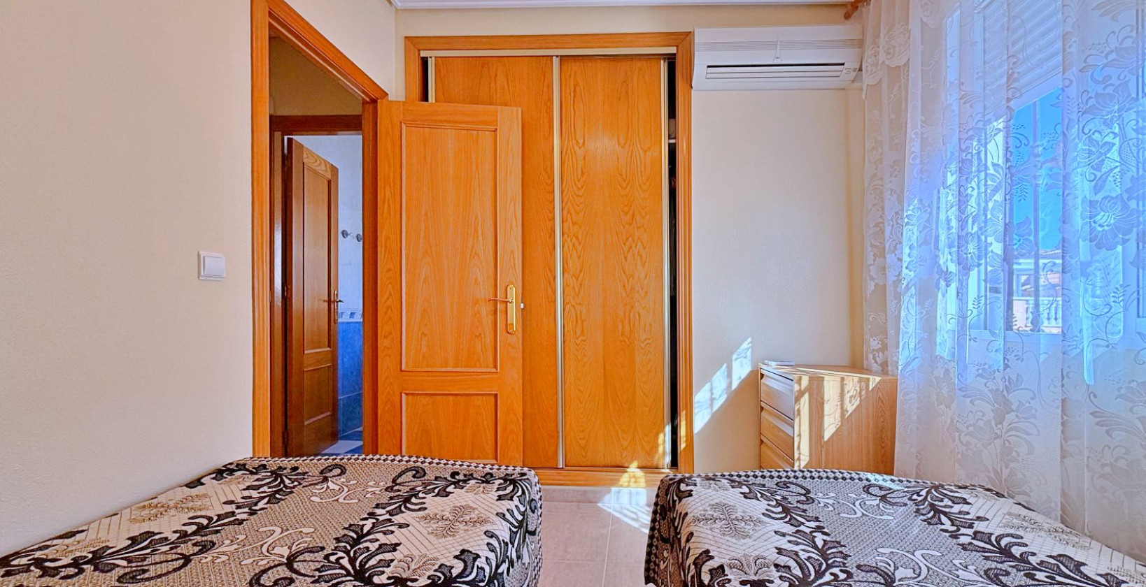 Resale - Villa - Orihuela Costa