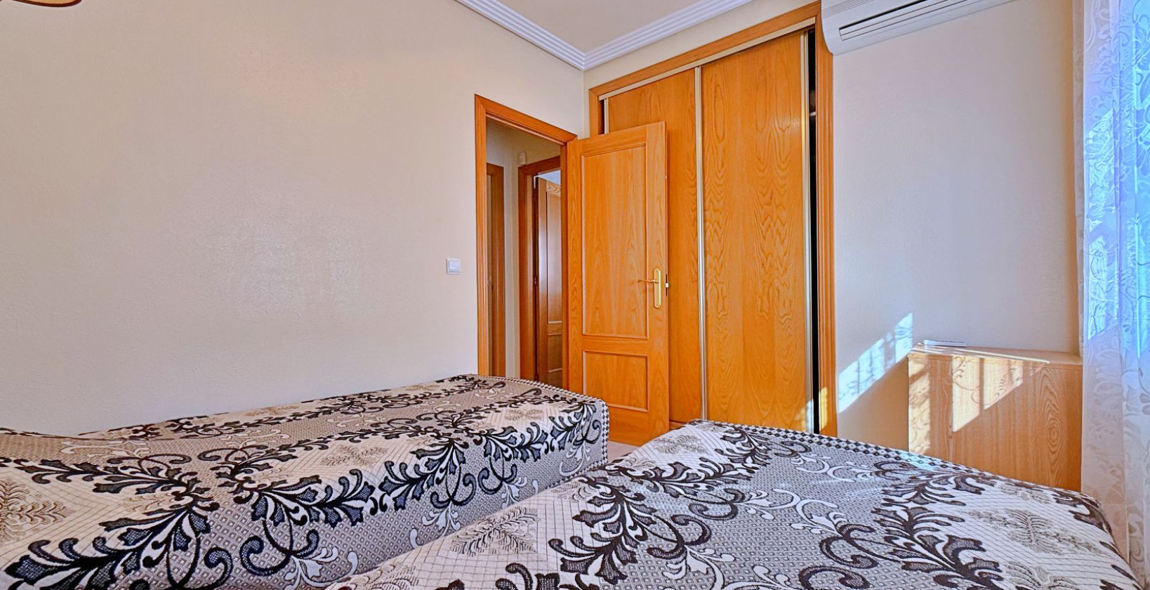 Resale - Villa - Orihuela Costa