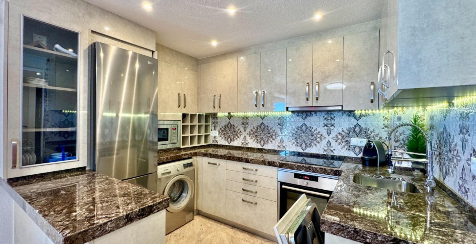 Resale - Apartments - Torrevieja - La Mata