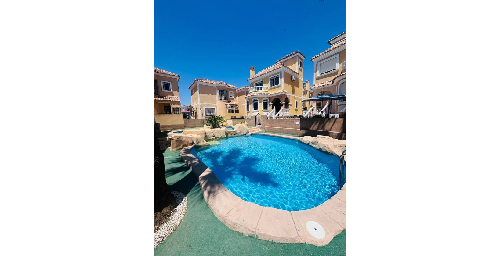 Resale - Villa - Orihuela Costa - Villamartín