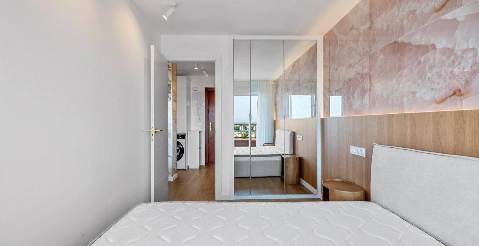 Resale - Apartment / flat - Torrevieja - Punta prima
