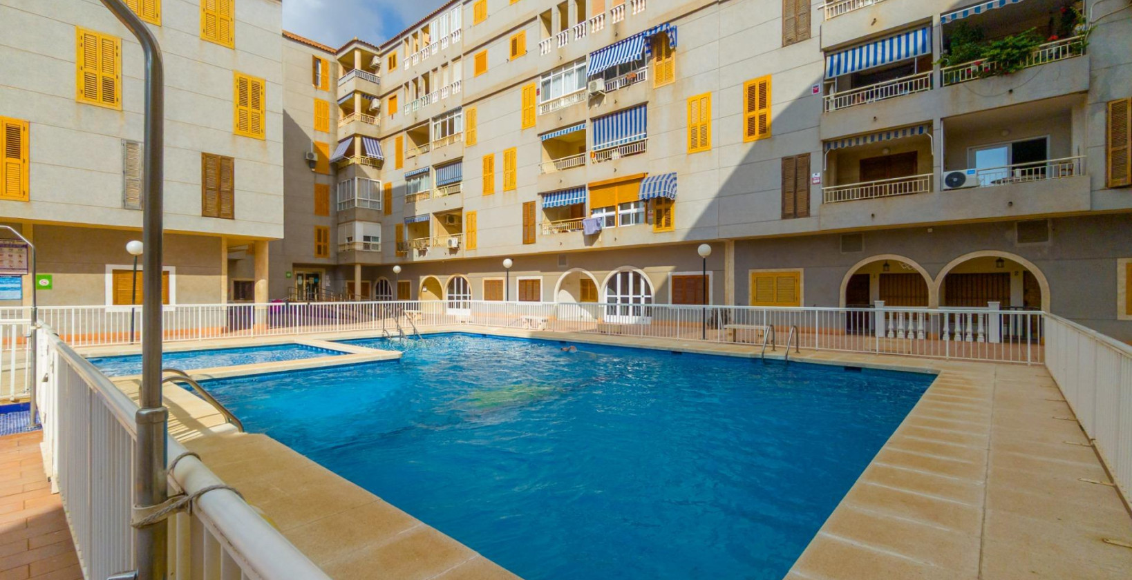 Resale - Apartment / flat - Torrevieja - Acequion